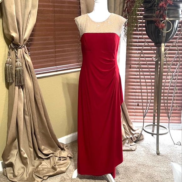 Scarlett Dresses & Skirts - Women's Dress Size  8P - NEW ITEM